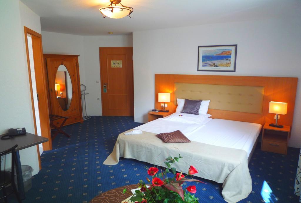 Hotel Abalone Ремшейд Экстерьер фото