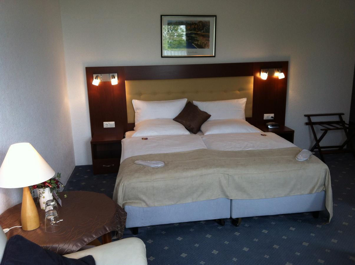 Hotel Abalone Ремшейд Экстерьер фото